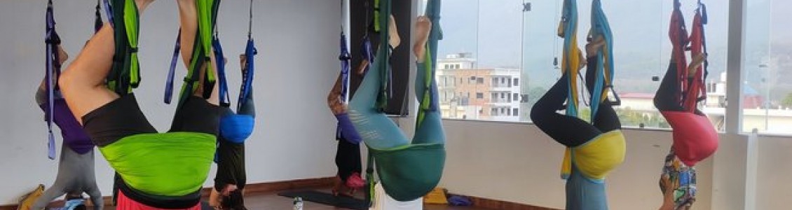 AERIAL YOGA 