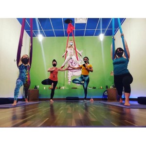 Aerial yoga 